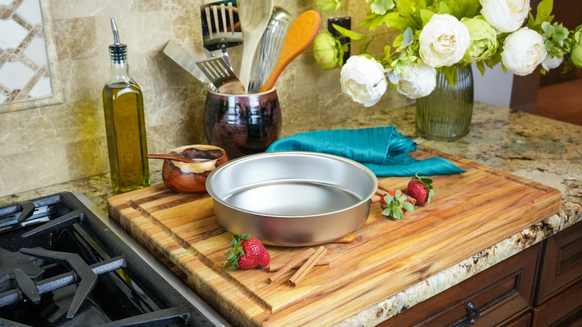 9" Round Cake Pan with No Handles